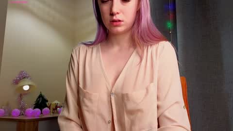 Hey hey Im Megan Pvt open. Im very glad to see you here online show from 12.19.24