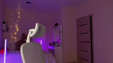 toohornyserj online show from 12.16.24