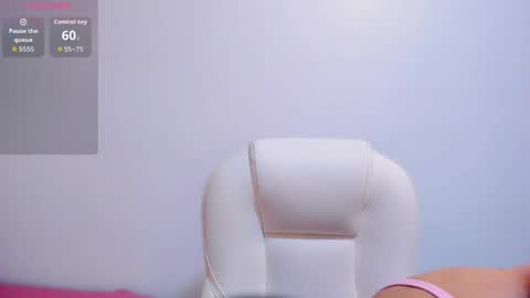 Snapshot of tori_gaviria chatting on 05.01.26 Tori Gaviria online show from 05.01.26