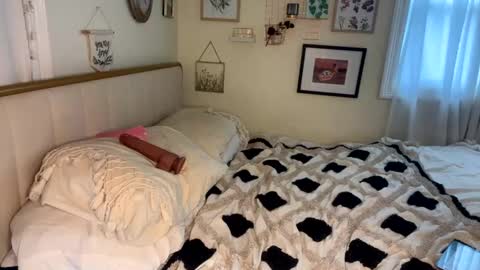 Tori  online show from 02.10.25