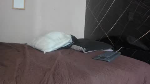 Tori and Mad online show from 12.02.24