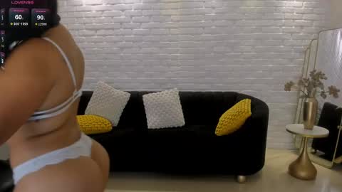 Tori Cross online show from 03.08.25