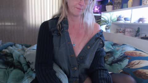 Snapshot of total_aussie_milfs chatting on 07.14.26 Milly online show from 07.14.26