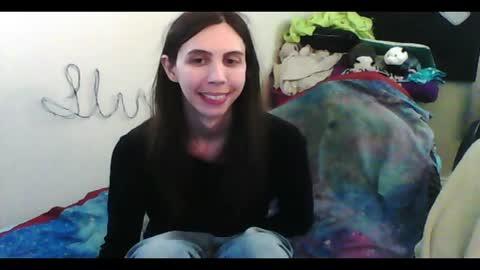 Snapshot of totalfuckingadorable chatting on 04.25.26 Luna online show from 04.25.26