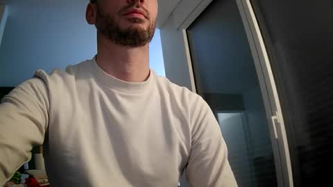 Snapshot of totorino101189 chatting on 05.19.26 TOTORINO online show from 05.19.26