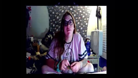 Snapshot of toxiclove1311 chatting on 10.20.25 Toxiclove1311 online show from 10.20.25