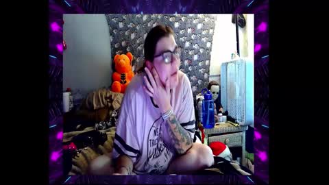 Snapshot of toxiclove1311 chatting on 10.26.25 Toxiclove1311 online show from 10.26.25