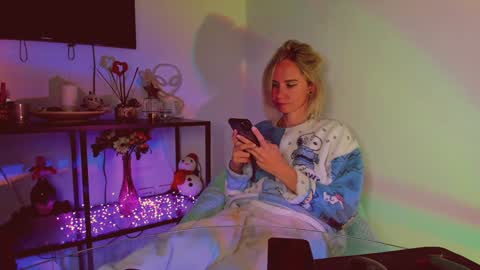 Hey my name is Kiri Kiri online show from 02.09.25