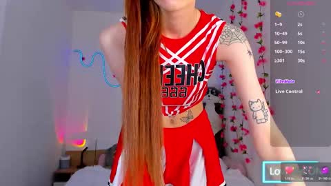 Snapshot of traharaaa chatting on 10.24.25 Ariana and Erik online show from 10.24.25