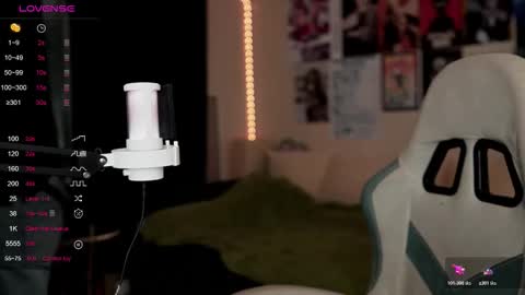 Snapshot of traharaaa chatting on 02.17.26 Ariana and Erik online show from 02.17.26