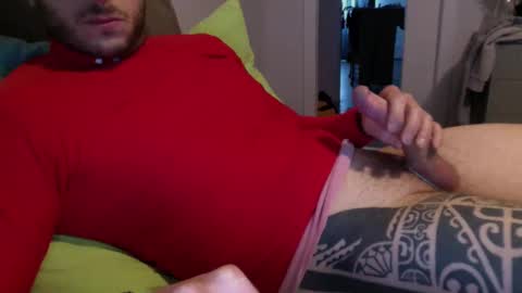 Snapshot of tramaund chatting on 02.17.25 tramaund online show from 02.17.25