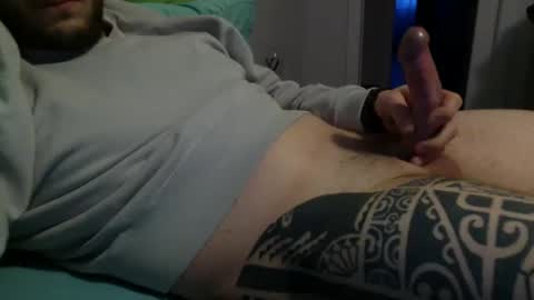 Snapshot of tramaund chatting on 02.21.25 tramaund online show from 02.21.25