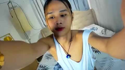 Snapshot of transbigcockselfsucker chatting on 03.25.26 GEN LUXS online show from 03.25.26