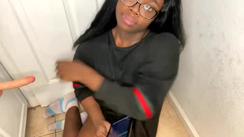 TransDomme Omi online show from 10.01.25