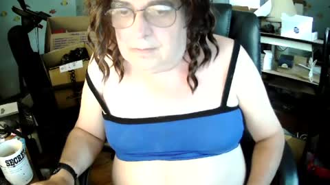 Snapshot of transmtfhello chatting on 07.11.26 Peter online show from 07.11.26