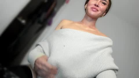 ALMIGHTY GODDESS VALENTINA online show from 05.15.26