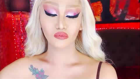 Snapshot of transplayfullolivia chatting on 03.12.25 KYLIE BELLA TS online show from 03.12.25