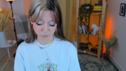 Nyuta Hartmann online show from 01.16.25