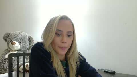 Snapshot of travesti513695 chatting on 01.25.25 Myla online show from 01.25.25