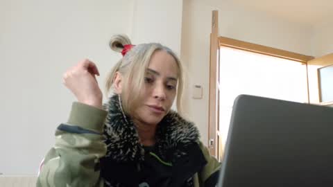 Snapshot of travesti513695 chatting on 02.07.25 Myla online show from 02.07.25