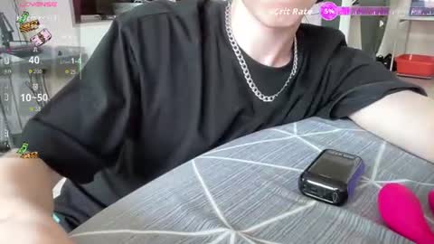 Snapshot of travis_gracile chatting on 07.09.26 Travis online show from 07.09.26