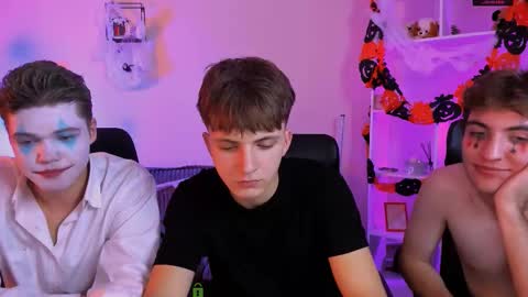 Travis online show from 10.31.25