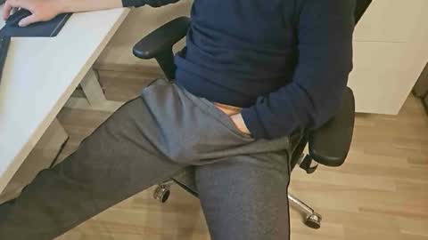 tree1989 online show from 01.04.25