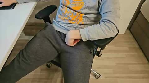 tree1989 online show from 01.06.25