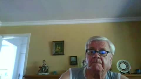 Snapshot of trekbeestje1 chatting on 07.15.26 trekbeestje online show from 07.15.26