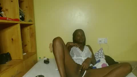 Snapshot of trey_queens chatting on 06.05.26 trey_queens online show from 06.05.26