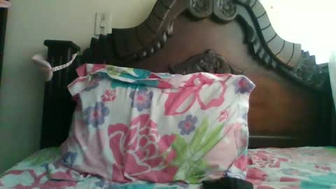 Snapshot of triana_bell chatting on 12.12.24 triana_bell online show from 12.12.24