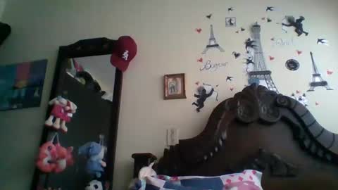 Snapshot of triana_bell chatting on 10.22.25 triana_bell online show from 10.22.25