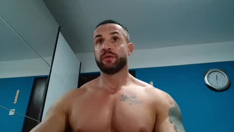 Snapshot of tridentmuscles chatting on 01.03.25 tridentmuscles online show from 01.03.25