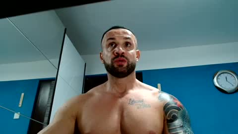 Snapshot of tridentmuscles chatting on 02.03.25 tridentmuscles online show from 02.03.25