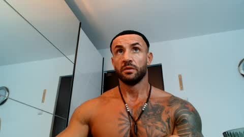 Snapshot of tridentmuscles chatting on 08.03.26 tridentmuscles online show from 08.03.26