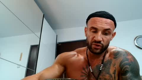 Snapshot of tridentmuscles chatting on 08.04.26 tridentmuscles online show from 08.04.26