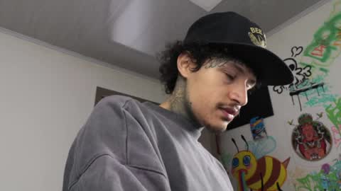 Snapshot of trieone chatting on 03.27.26 - trieone online show from 03.27.26