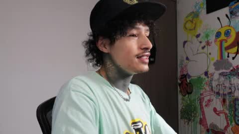 Snapshot of trieone chatting on 04.05.26 - trieone online show from 04.05.26