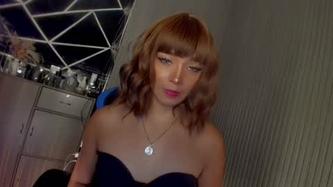 Snapshot of trinityfucksyou chatting on 02.11.25 Ms Ella online show from 02.11.25