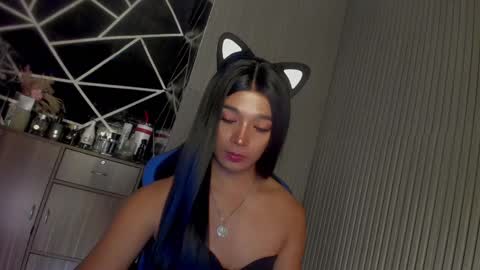 Snapshot of trinityfucksyou chatting on 02.19.25 Ms Ella online show from 02.19.25