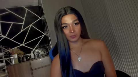 Snapshot of trinityfucksyou chatting on 03.12.25 Ms Ella online show from 03.12.25