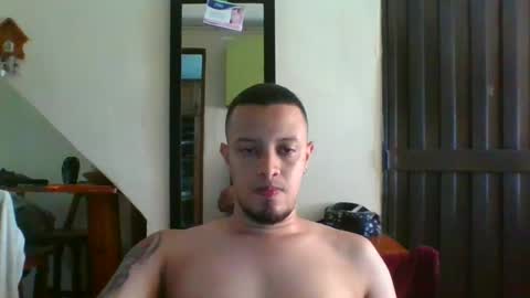Snapshot of tripode2017 chatting on 01.14.25 tripode2017 online show from 01.14.25