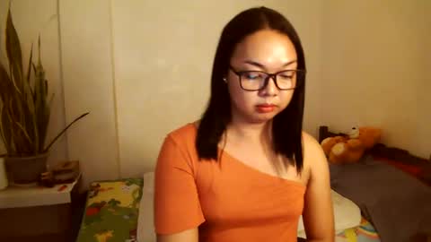 Snapshot of trishakera chatting on 01.06.25 trisha online show from 01.06.25