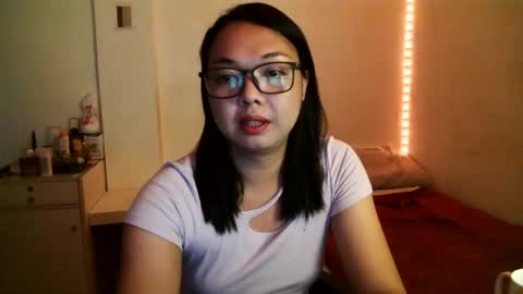 Snapshot of trishakera chatting on 03.11.25 trisha online show from 03.11.25