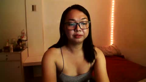 Snapshot of trishakera chatting on 03.11.25 trisha online show from 03.11.25