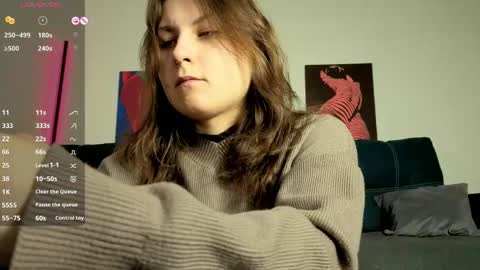 Snapshot of trixibell chatting on 04.27.26 trixibell online show from 04.27.26
