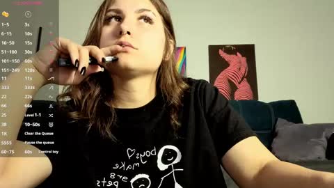 Snapshot of trixibell chatting on 05.18.26 trixibell online show from 05.18.26