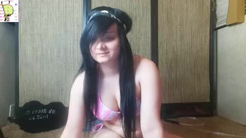 Snapshot of trixiedoescamcam chatting on 03.15.26 trixiedoescamcam online show from 03.15.26