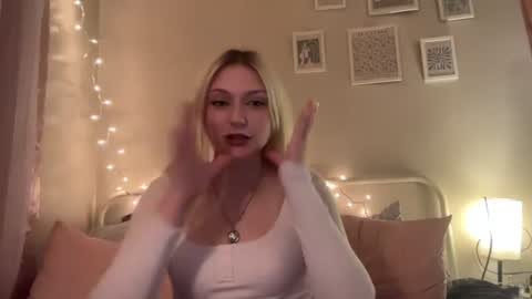 Snapshot of trixilee24 chatting on 07.29.26 Trixi online show from 07.29.26