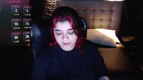 trixxiee_ online show from 12.22.24